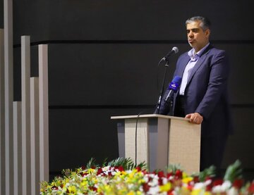 استاندار مرکزی: تمام ظرفیت‌های استان برای حل مشکلات صنایع بسیج شده است