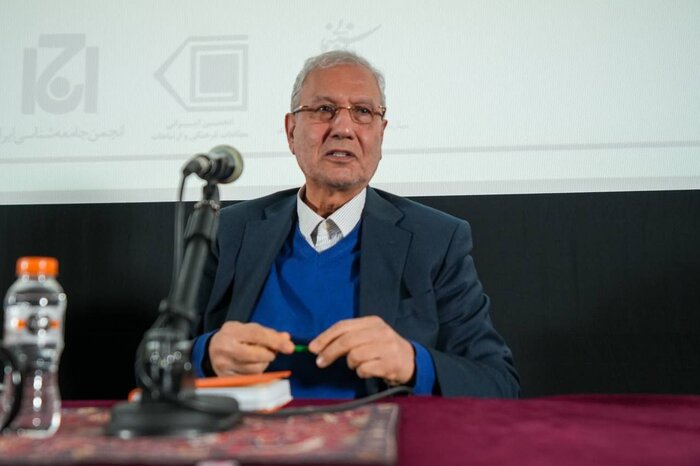 وزیر اقتصاد: مناطق آزاد را آزاد می کنیم