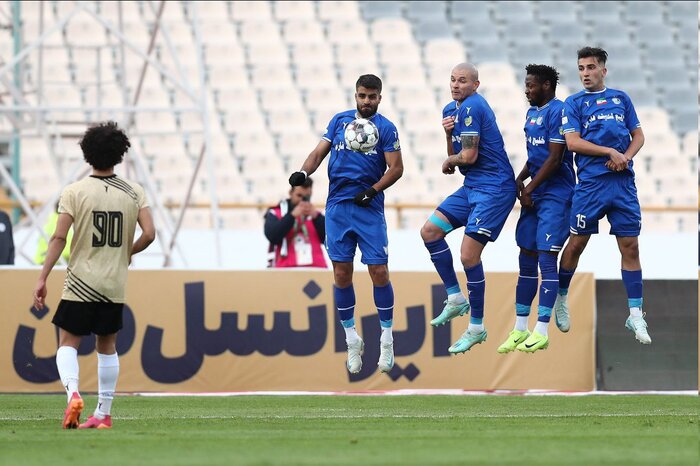 نمک رحمتی روی زخمهای موسیمانه؛ استقلال قدر بازگشت به آزادی را ندانست