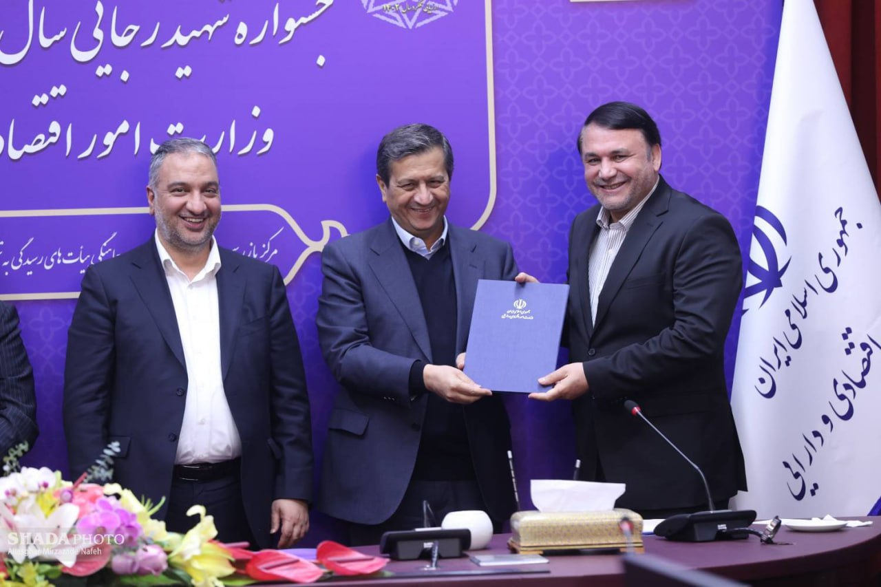 حقوق کارمندان با هزینههای آنان تناسب ندارد/ تأمین ۸۰ درصد بودجه بر عهده وزارت اقتصاد