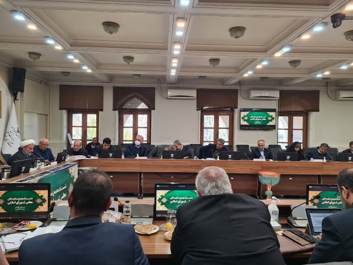 «هزارتوی مسکن اصفهان» در واگویههای نمایندگان مردم با استاندار