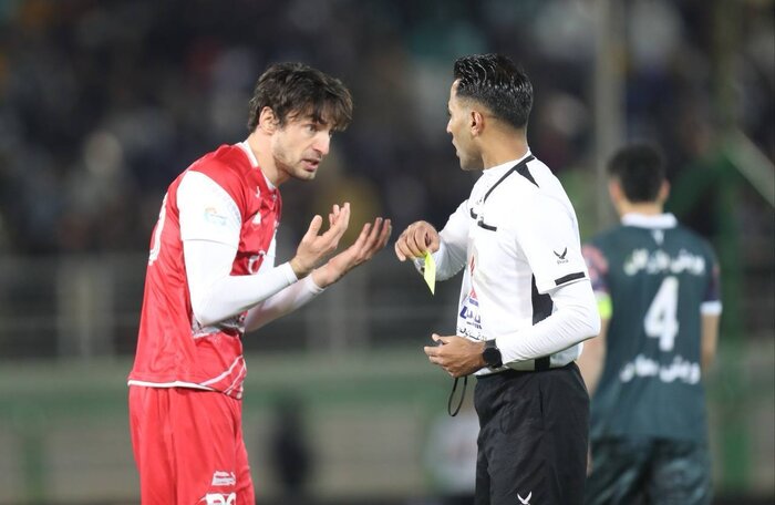 داور فاسد داریم/ نهادهای نظارتی به پنالتی پرسپولیس- ذوب آهن ورود کنند