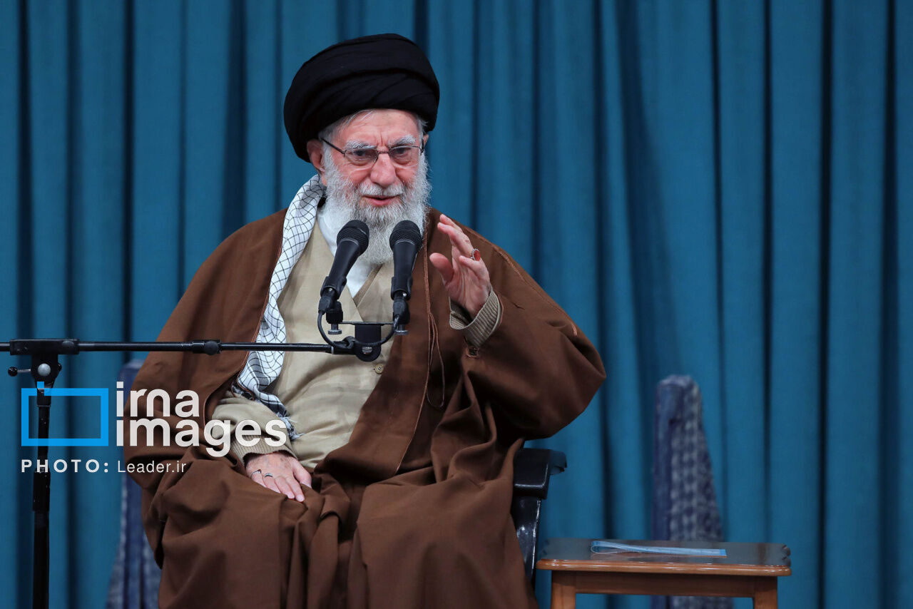 Manufacturers, figures from private sector meet Ayatollah Khamenei