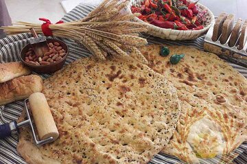 نانواهای استان مرکزی نسبت به ناترازی قیمت نان و هزینه‌ها اعتراض دارند