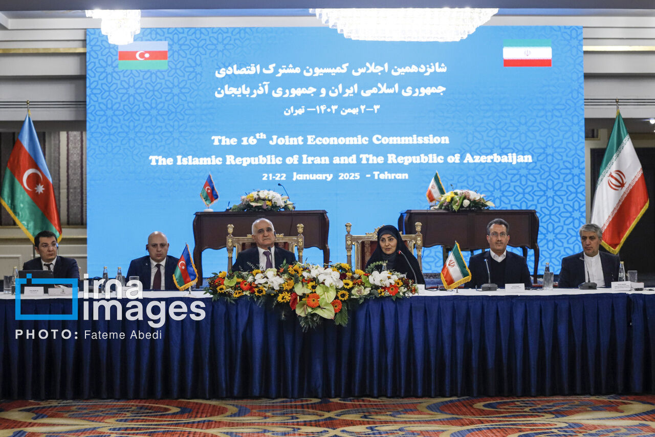 وزيرة الطرق الايرانية تتوجه إلى باكو وزيرة الطرق الايرانية تتوجه إلى باكو