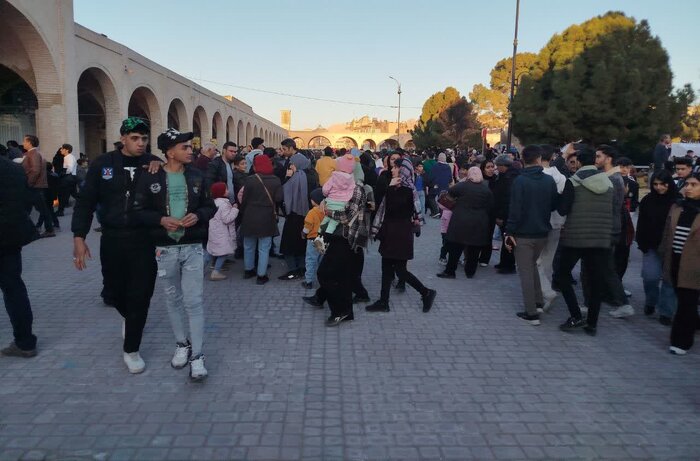 سلام دوباره مردم کرمان به میدان ارگ/ پیادهراه افتتاح شد