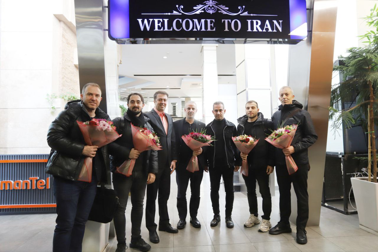 سرمربی پرسپولیس وارد تهران شد؛ کارتال نظارهگر جدال حساس با تراکتور