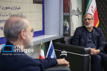 Larijani, an adviser to Iran's Leader visits IRNA