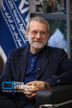 Larijani, an adviser to Iran's Leader visits IRNA