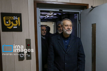 Larijani, an adviser to Iran's Leader visits IRNA