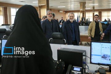 Larijani, an adviser to Iran's Leader visits IRNA