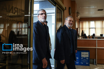 Larijani, an adviser to Iran's Leader visits IRNA