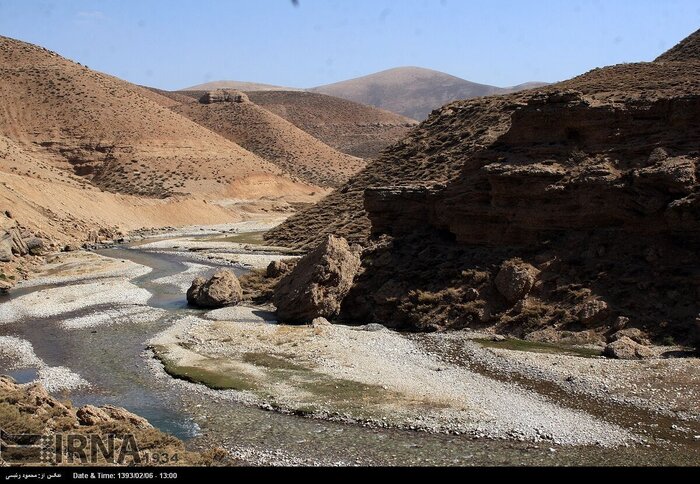 نگرانی کشاورزان سرزمین رودها از دست خالی آسمان و خشکیدگی زمین