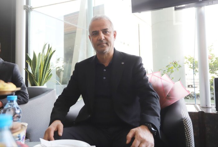 حضور سرمربی پرسپولیس در تهران در روز تساوی خوابآور استقلال در انزلی