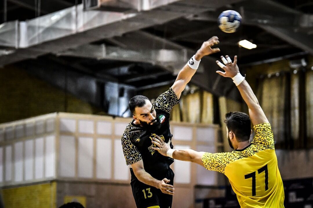 تیم هندبال نفت و گاز گچساران مغلوب سپاهان اصفهان شد تیم هندبال نفت و گاز گچساران مغلوب سپاهان اصفهان شد