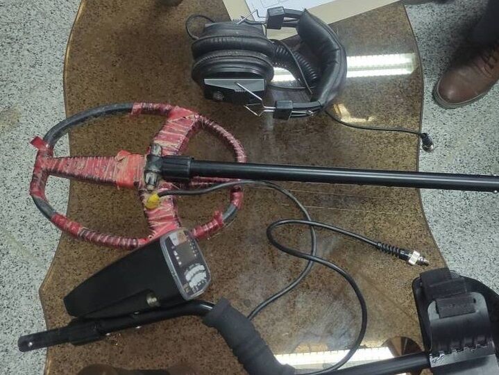 ۳ سوداگر میراث فرهنگی در ساری دستگیر شدند ۳ سوداگر میراث فرهنگی در ساری دستگیر شدند