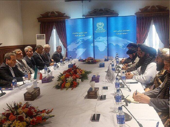 Iran FM calls for expansion of economic ties with Afghanistan