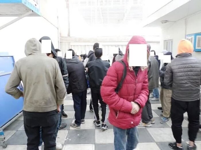 کشف انبار البسه و پوشاک خارجی قاچاق در اسلامشهر