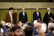 Treffen des Revolutionsoberhaupts der Islamischen Republik Iran mit Saatsvertretern und Botschaftern islamischer Länder