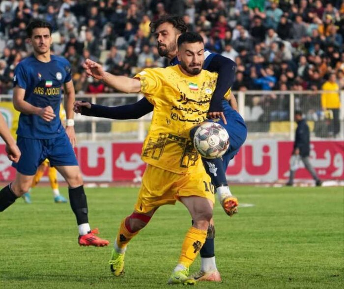 فجرشهید سپاسی در مسیر بازگشت به لیگ برتر فوتبال، فرصت طلایی برای شیرازیها