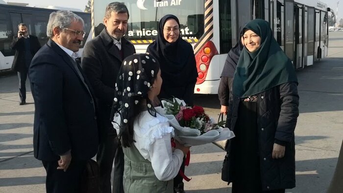 رییس سازمان حفاظت محیط زیست به مقام شامخ شهدای اصفهان ادای احترام کرد