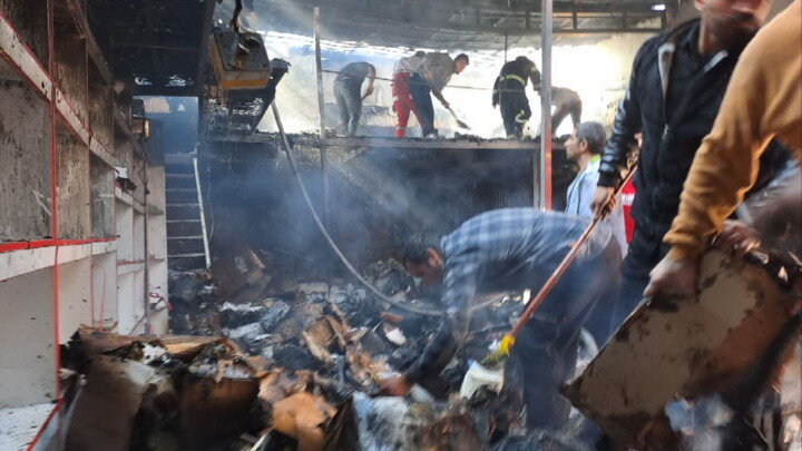 آتش سوزی فروشگاه لوازم خانگی در دهدشت/ حادثه تلفات جانی نداشت