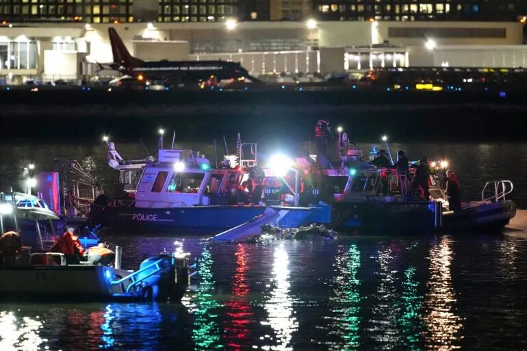 Fatalities reported as U.S. passenger jet crashes into river after colliding with Army helicopter