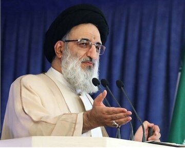 امام جمعه کرج: آمریکا قابل اعتماد نیست