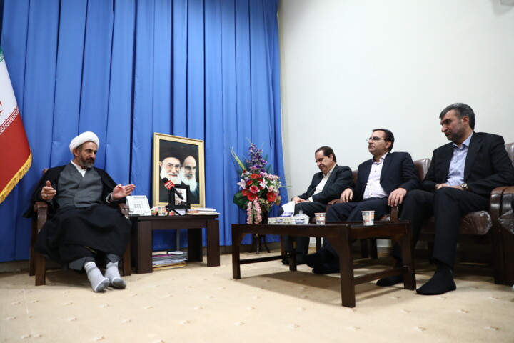۳۲ طرح عمرانی و ۲۰ پروژه انرژی خورشیدی با اولویت اشتغال و رضایت مردم ایلام اجرایی میشود