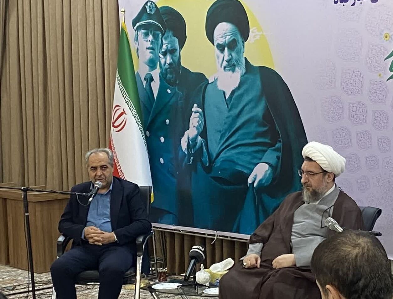 رابطه رهبری با مردم مثل رابطه مرید و مراد است/مردم پای انقلاب ایستادند رابطه رهبری با مردم مثل رابطه مرید و مراد است/مردم پای انقلاب ایستادند