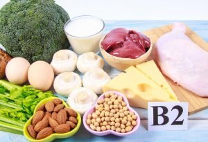 Vitamin B2 (Riboflavin): Faydaları, Enerji İstehsalında və Dəri Sağlamlığında Rolu