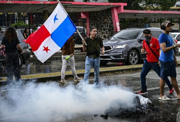 Fuerzas policiales de Panamá se enfrentan a opositores de Trump