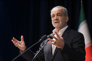 Pezeshkian lauds role of elites in solving crises
