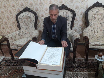 هنرمند دزفولی قرآن کریم را با نسخ عربی کتابت کرد