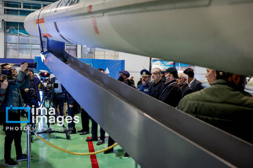 El presidente iraní visita los últimos logros en materia de defensa y espacio