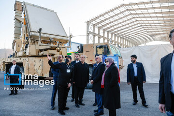 El presidente iraní visita los últimos logros en materia de defensa y espacio