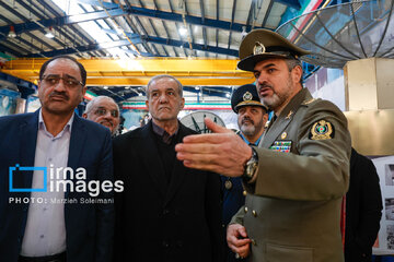 El presidente iraní visita los últimos logros en materia de defensa y espacio