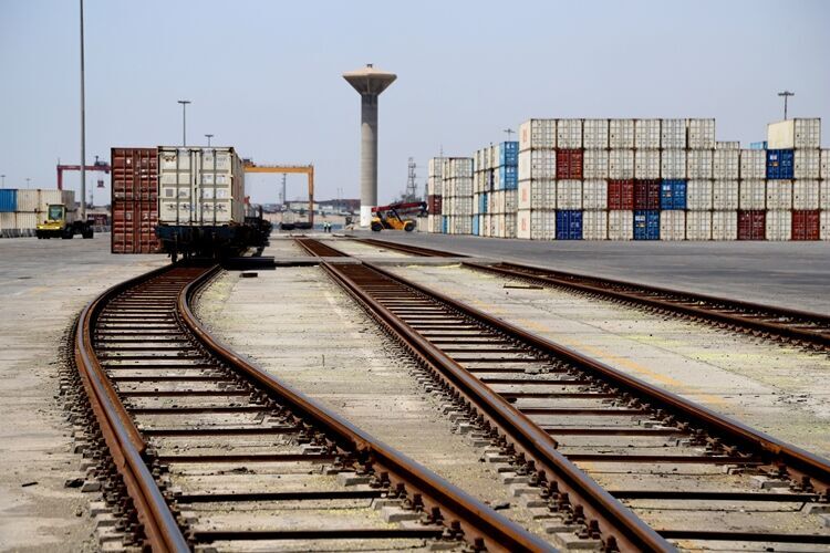 El corredor ferroviario de Irán, la ruta más segura para transportar carga a aguas abiertas