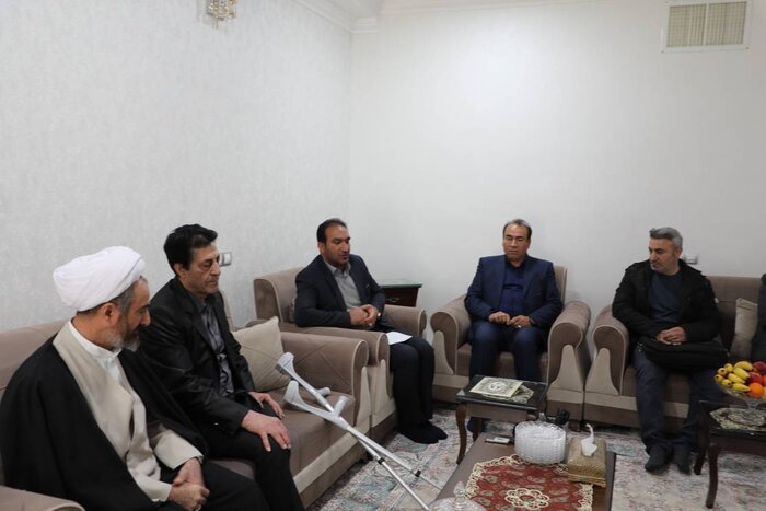 امام جمعه ایلام: جانبازان، شهدای زنده و خانوادههای آنان اسوه استقامت هستند