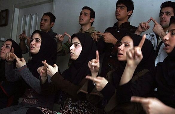 آشنا نبودن جامعه با «زبان اشاره»، چالش دیروز و امروز ناشنوایان
