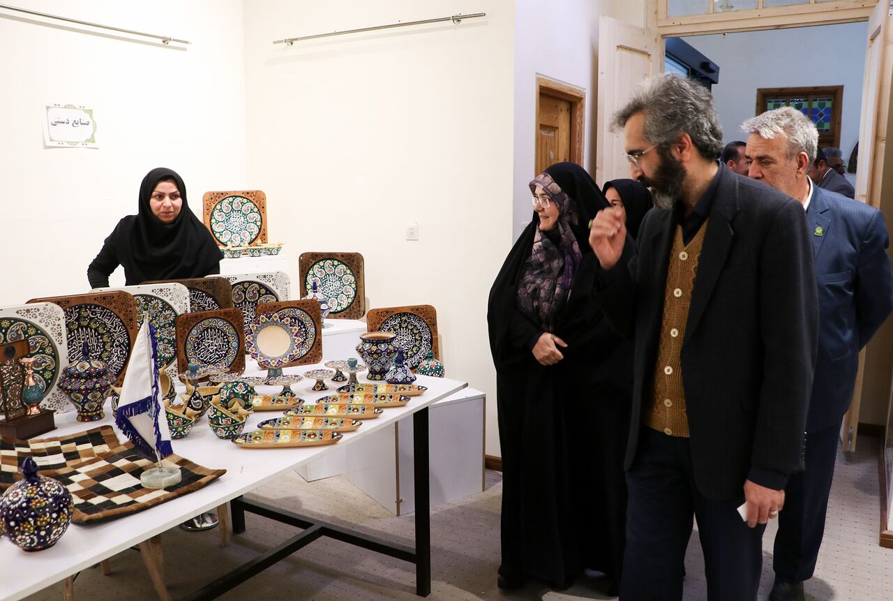 نمایشگاه توانمندیهای بانوان کارآفرین در تبریز گشایش یافت نمایشگاه توانمندیهای بانوان کارآفرین در تبریز گشایش یافت