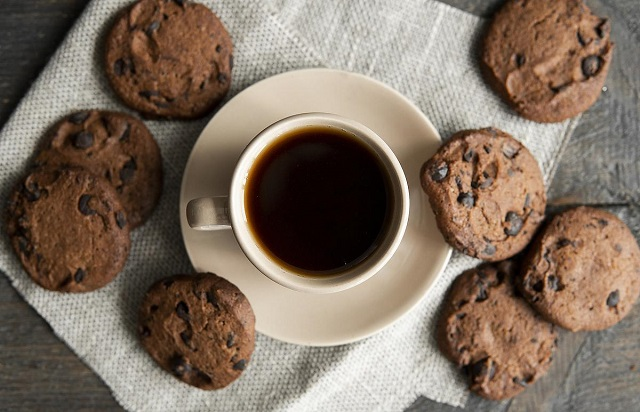 طرز تهیه کوکی قهوه و شکلات؛ رسپی آسان کافی شاپی