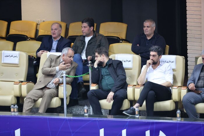 بدهی ۴۰۰ میلیونی بلای جان تیم والیبال شهرداری ارومیه ؛ تقوی وساطت کرد