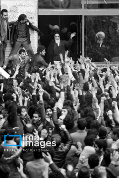 In photo: Imam Khomeini meeting with people