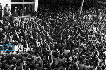 In photo: Imam Khomeini meeting with people