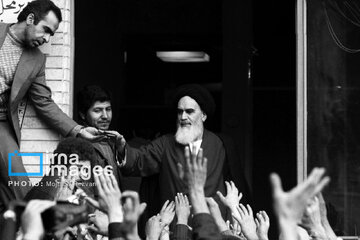 In photo: Imam Khomeini meeting with people