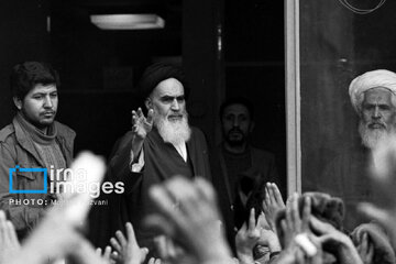 In photo: Imam Khomeini meeting with people