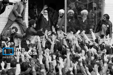 In photo: Imam Khomeini meeting with people