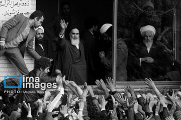 In photo: Imam Khomeini meeting with people