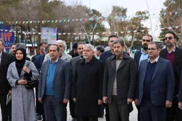 وزیر میراث فرهنگی به مقام شامخ شهدای اصفهان ادای احترام کرد